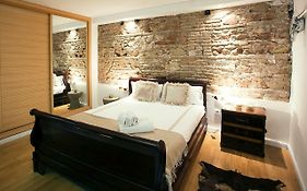Quiet & Exclusive Apartment Historic Center
